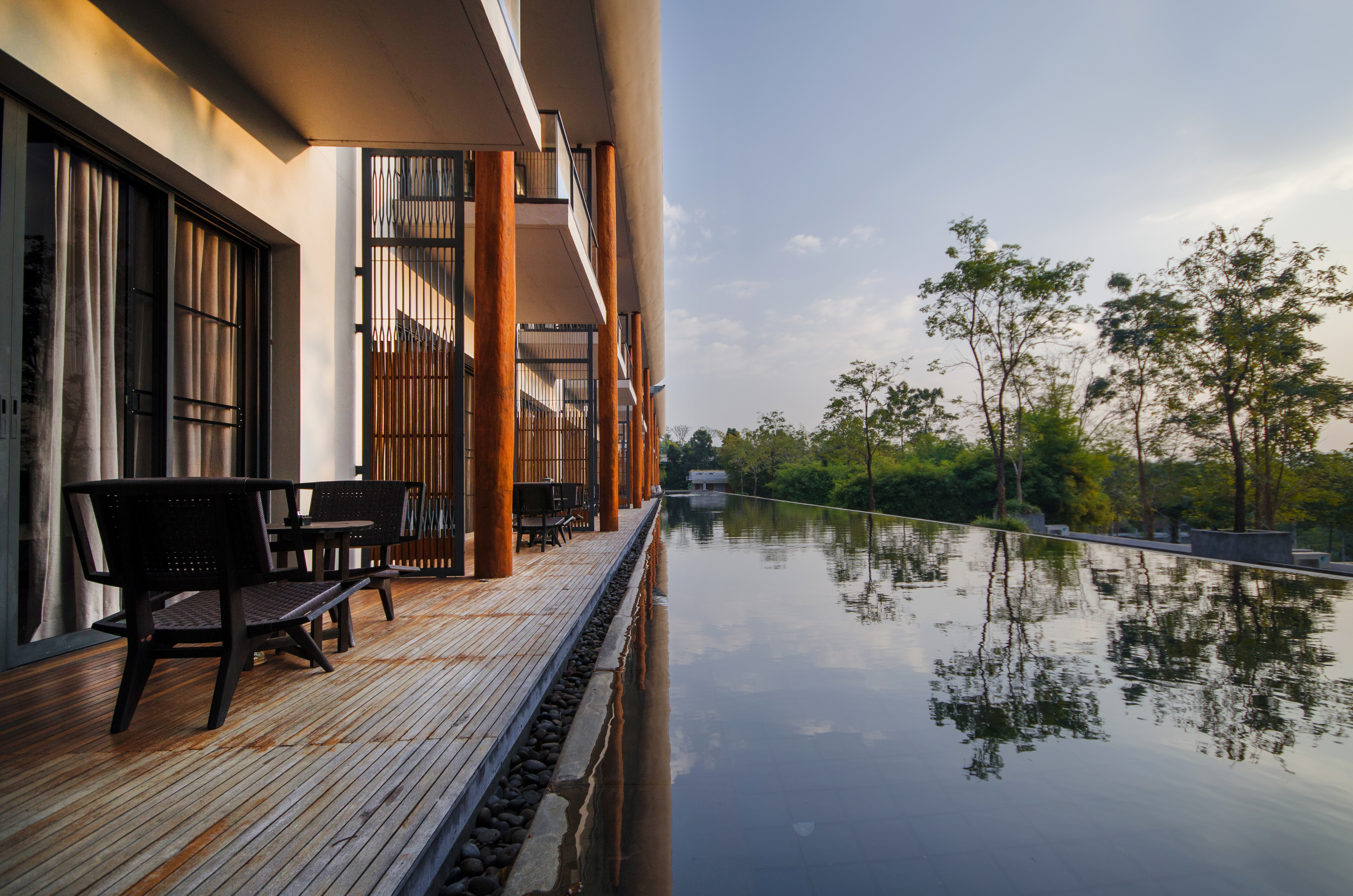 VALLEY DELUXE SCENERY (4)