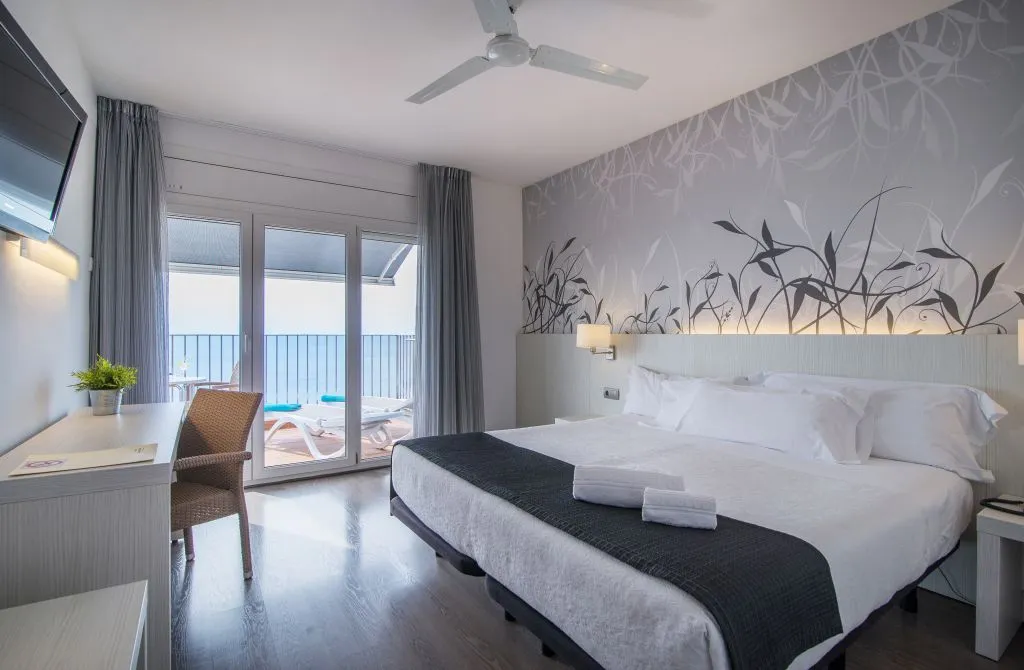 Seaview Room 12