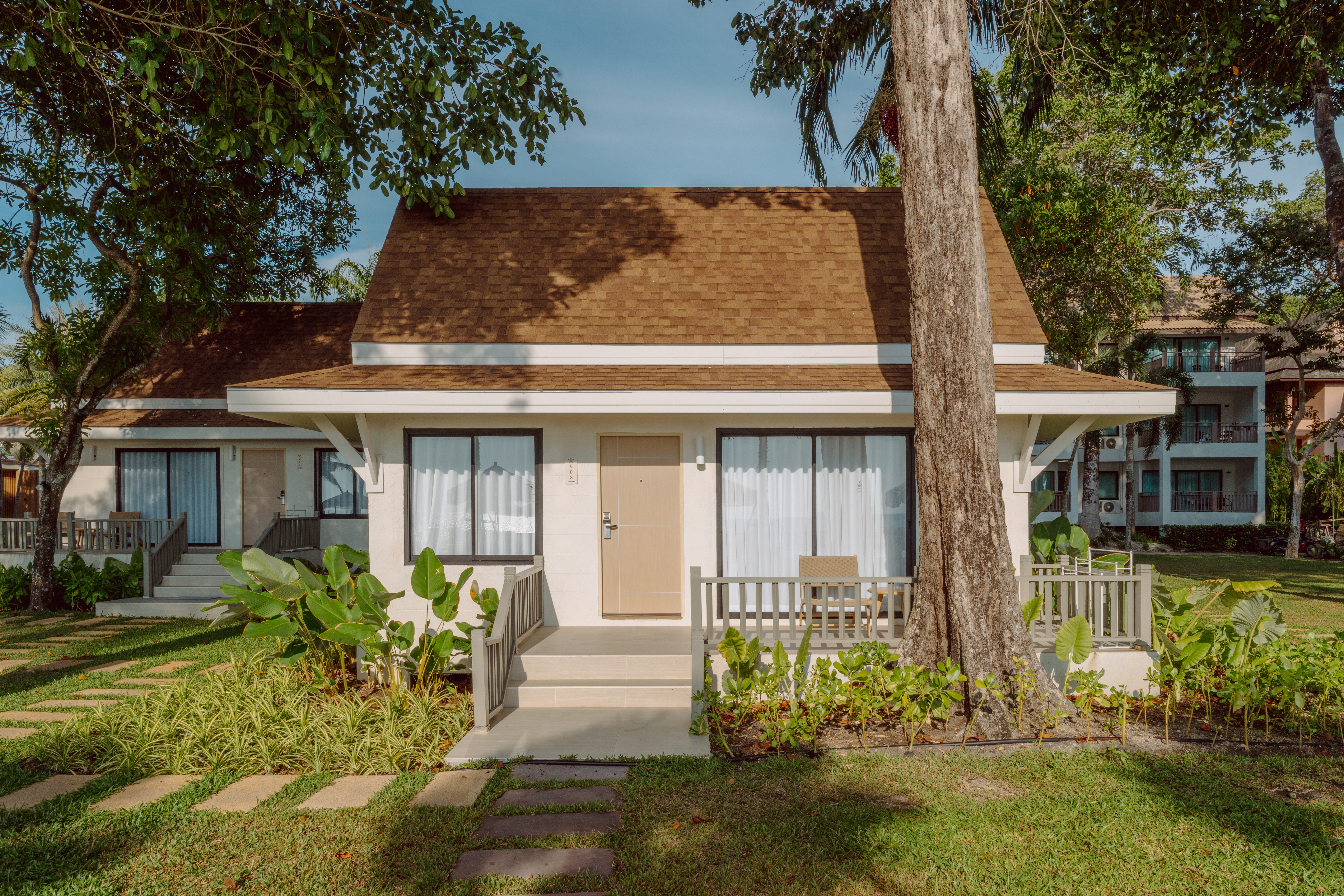 06. Beachfront Villa Outside