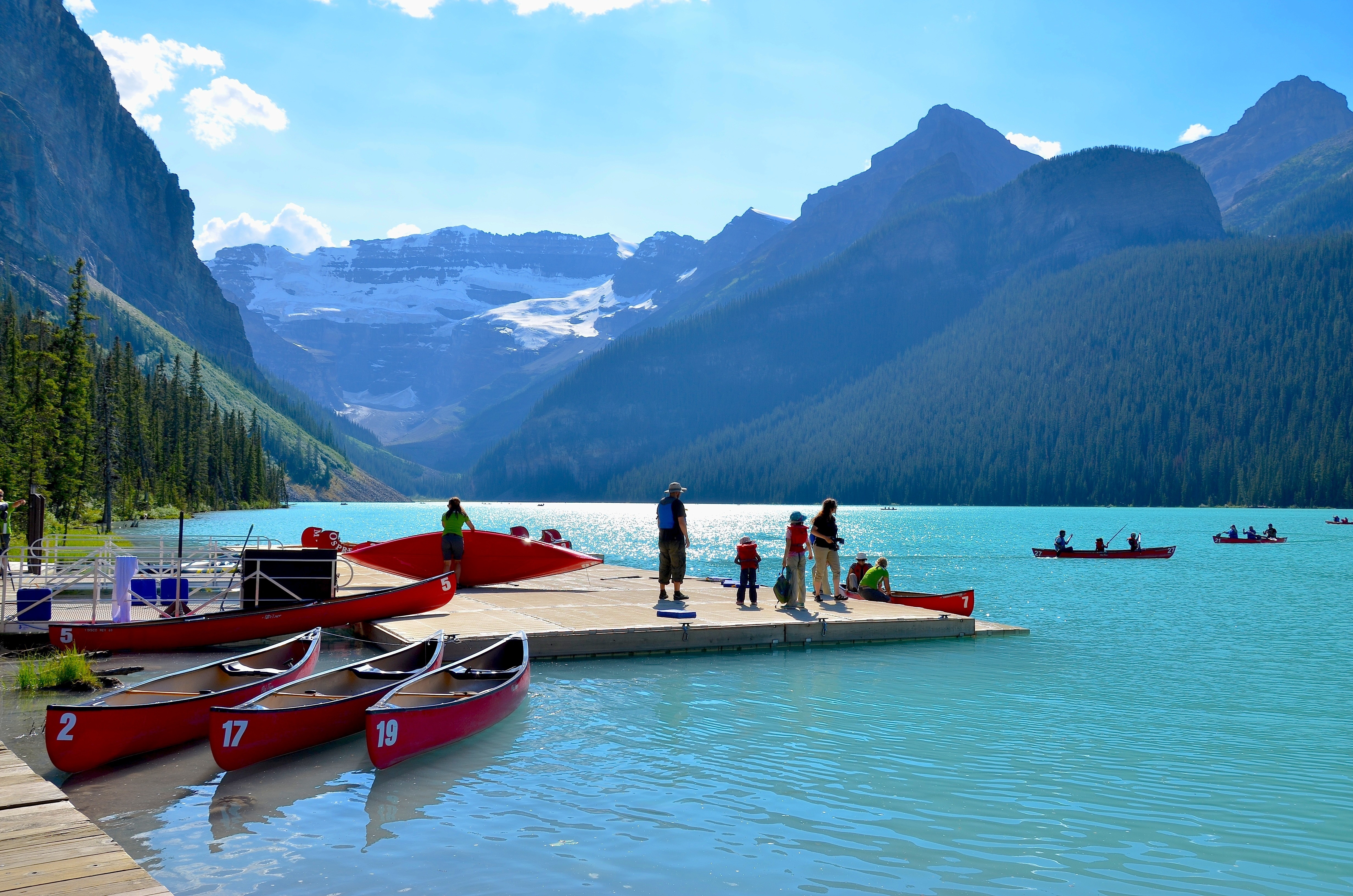 Lake Louise Shutterstock 253802371