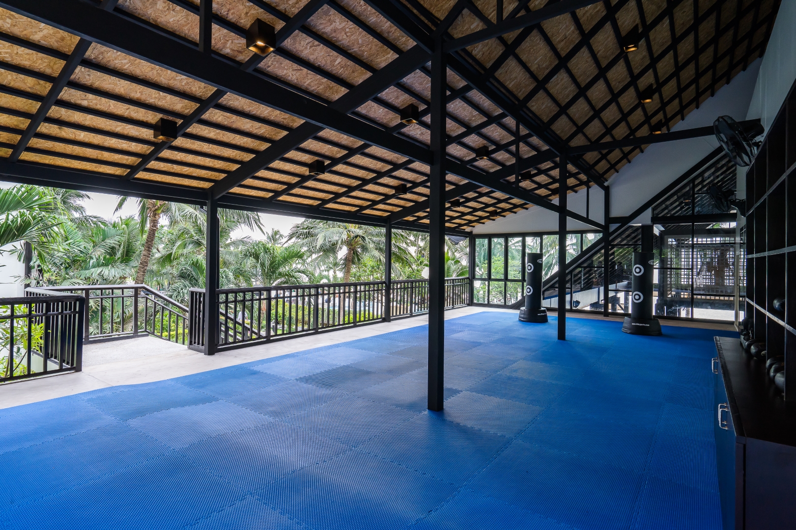 Yoga & Boxing Studio (4)