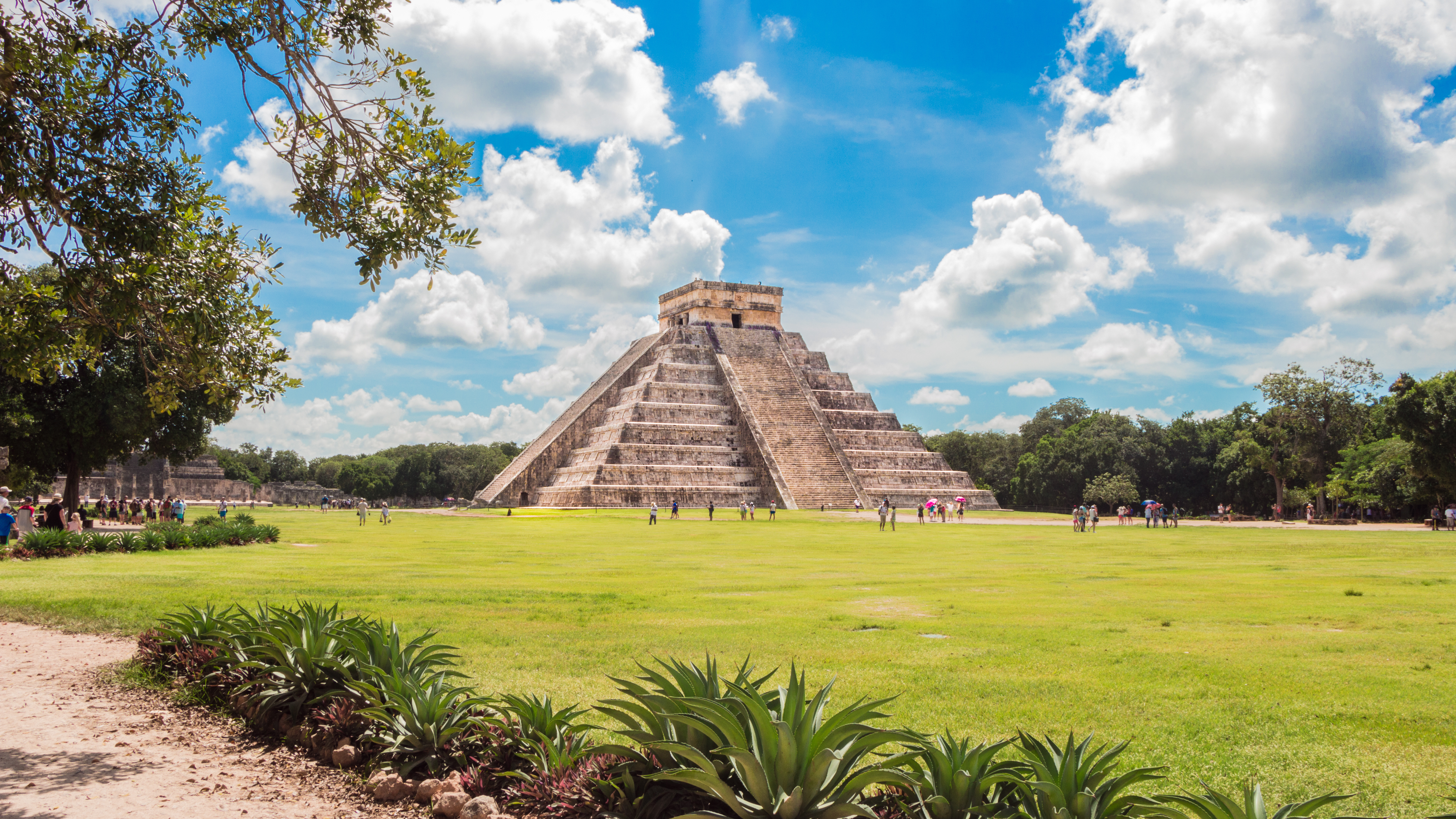 Shutterstock 1738469789 Chichen Itza, Temple El Castillo Yucatan In Mexico Kukulcan
