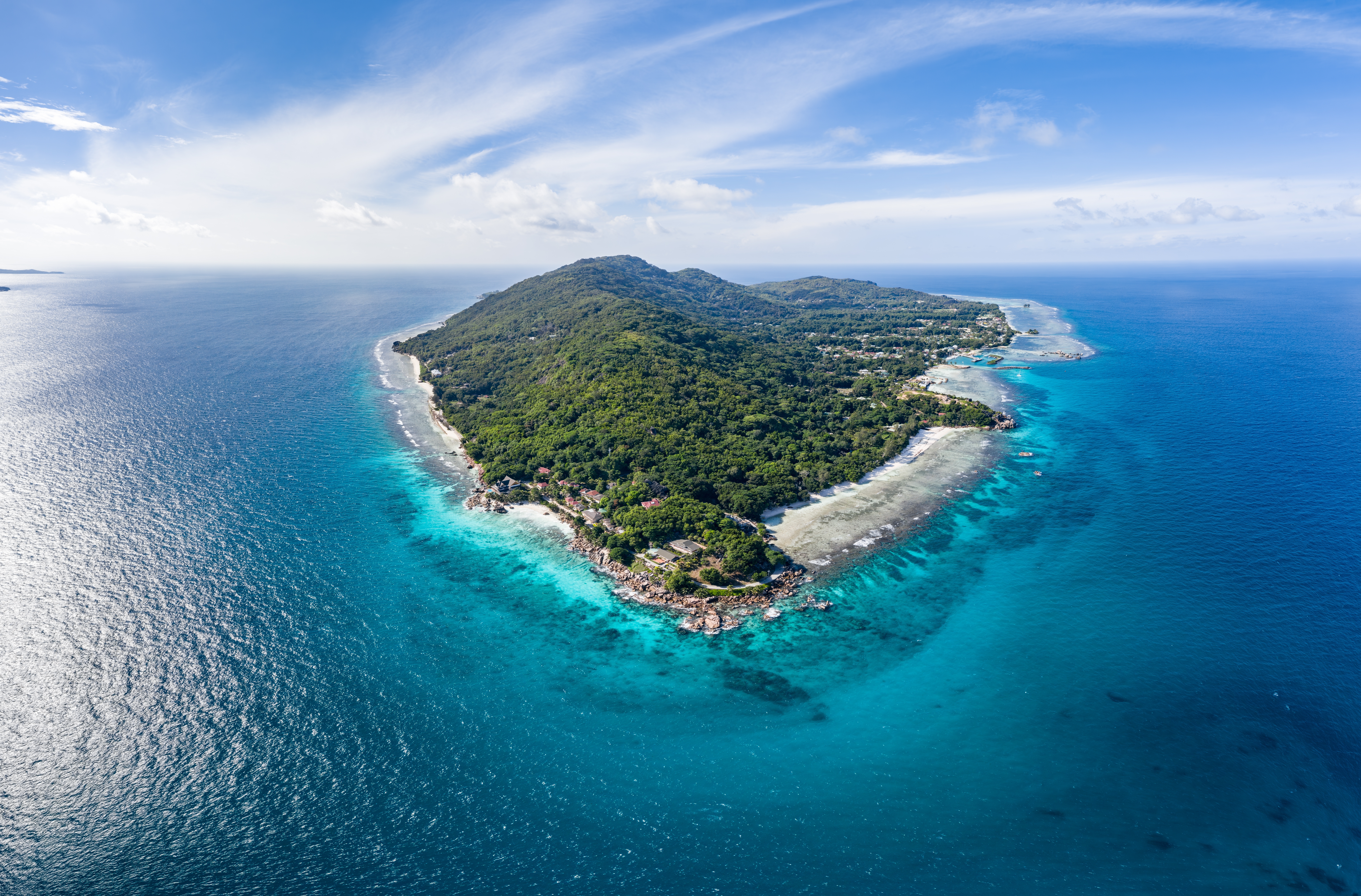 Shutterstock 2691039911 Arial Udsigt Over La Digue Island, Seychellerne