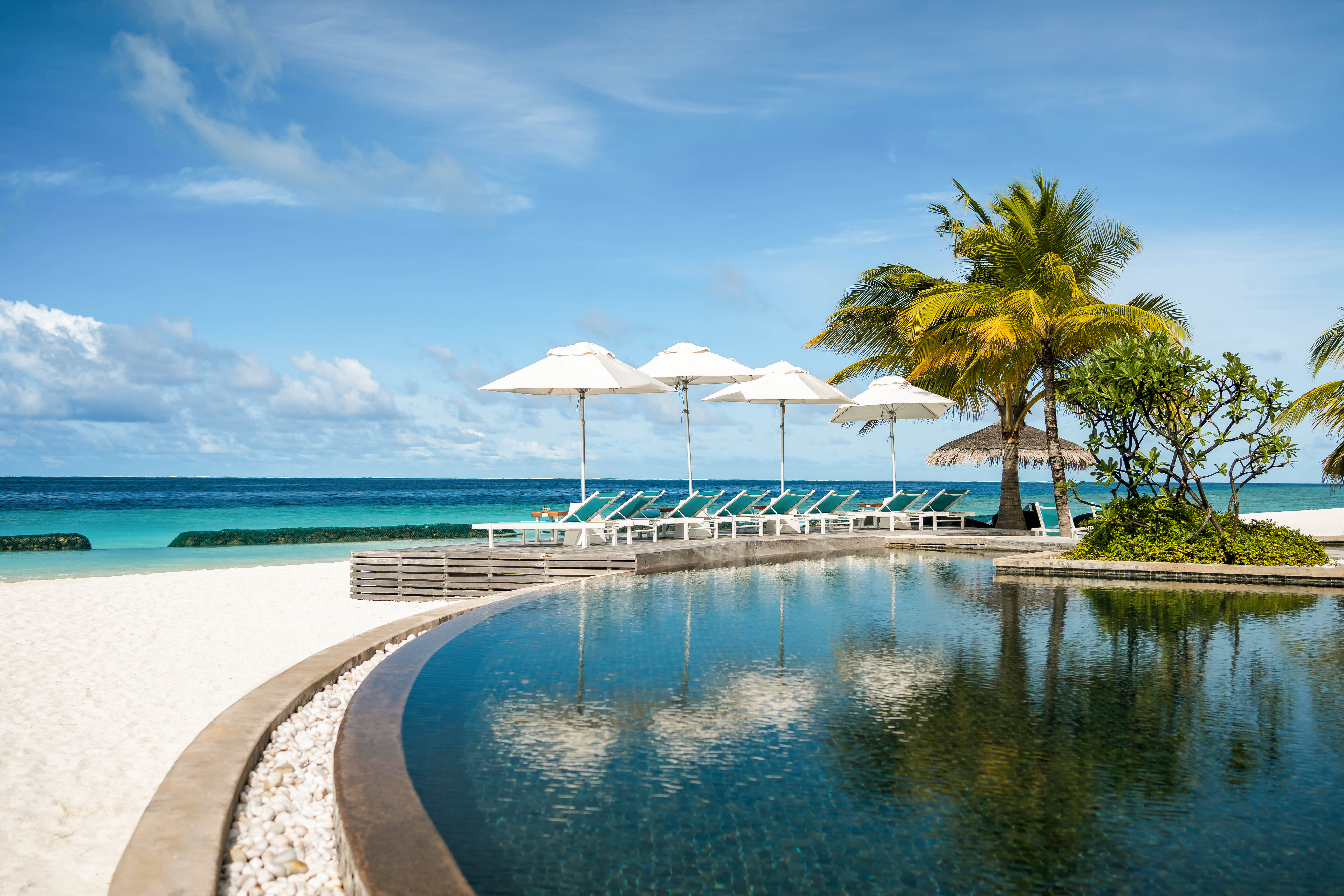 Constance Moofushi Pool 18