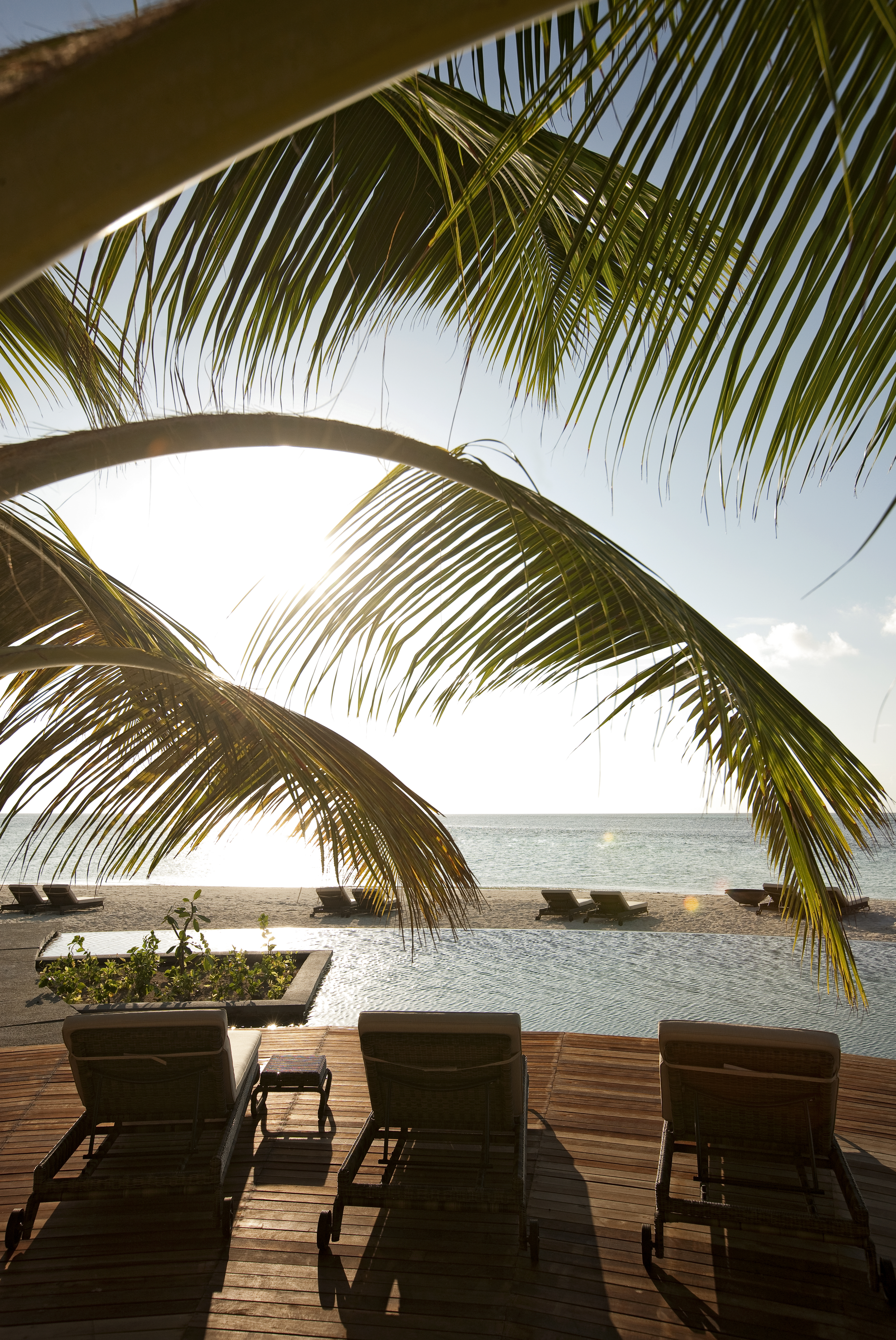 Constance Moofushi Pool 08