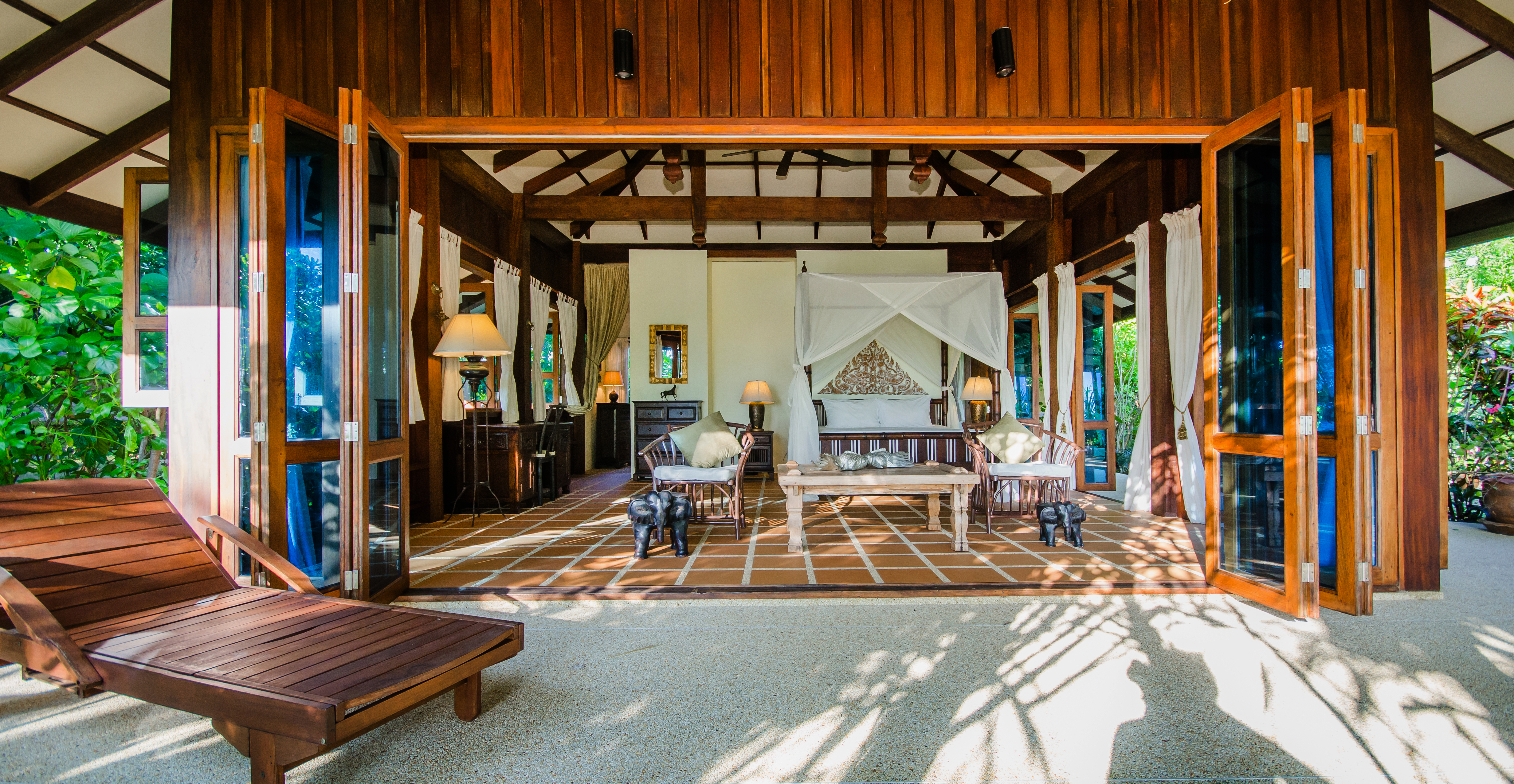 Baan Raj Master Bedroom