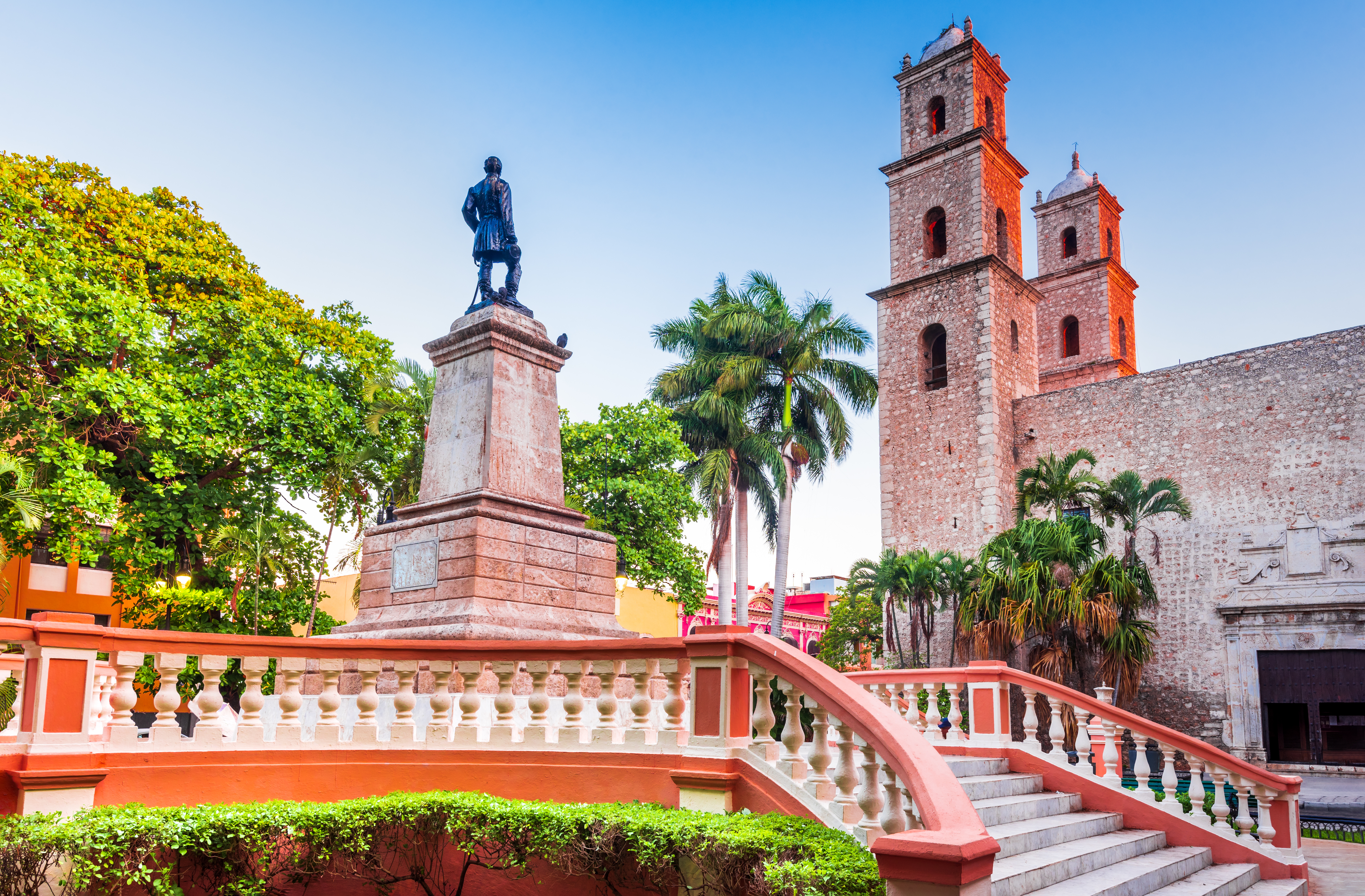 Shutterstock 1748754707 (Merida, Mexico. Hispanic Colonial Plaza And Church In Parque Hidalgo, Yucatan Peninsula, Mesoamerica) (1)