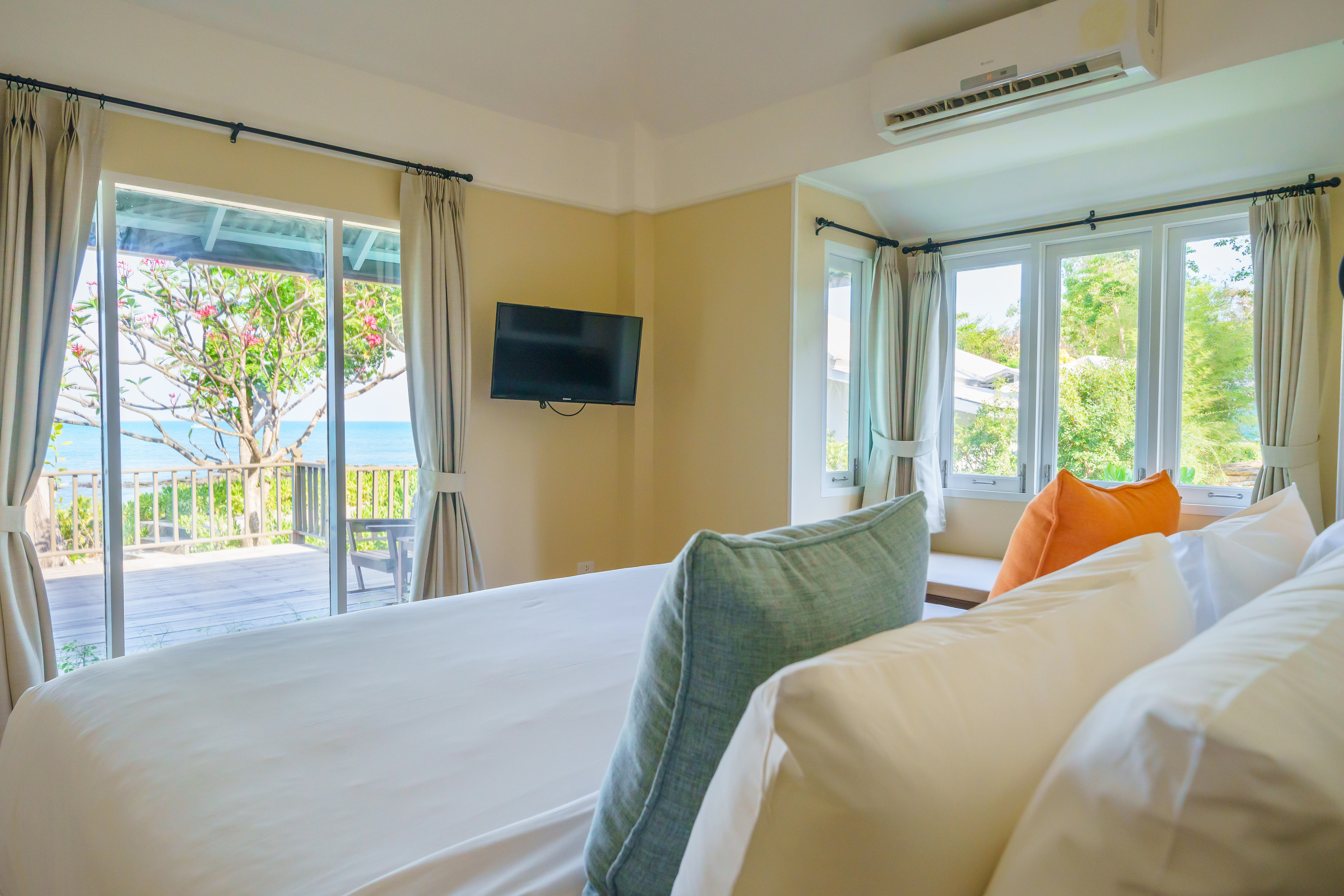 Family Cottage Bed Room With View