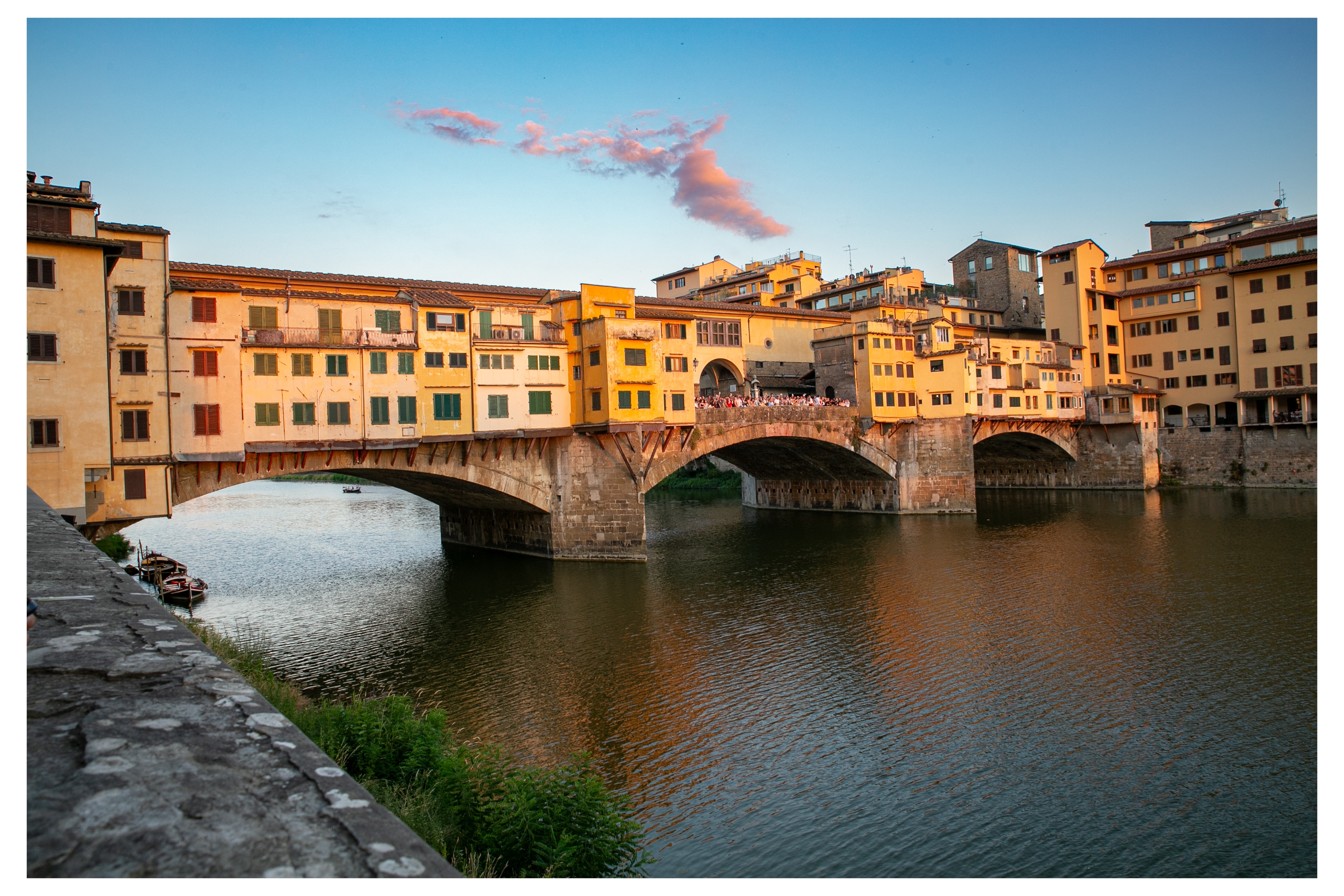 Shutterstock 2504765075 A Cloud Over The Ponte Vecchio Bridge Early In The Morning In Florence.
