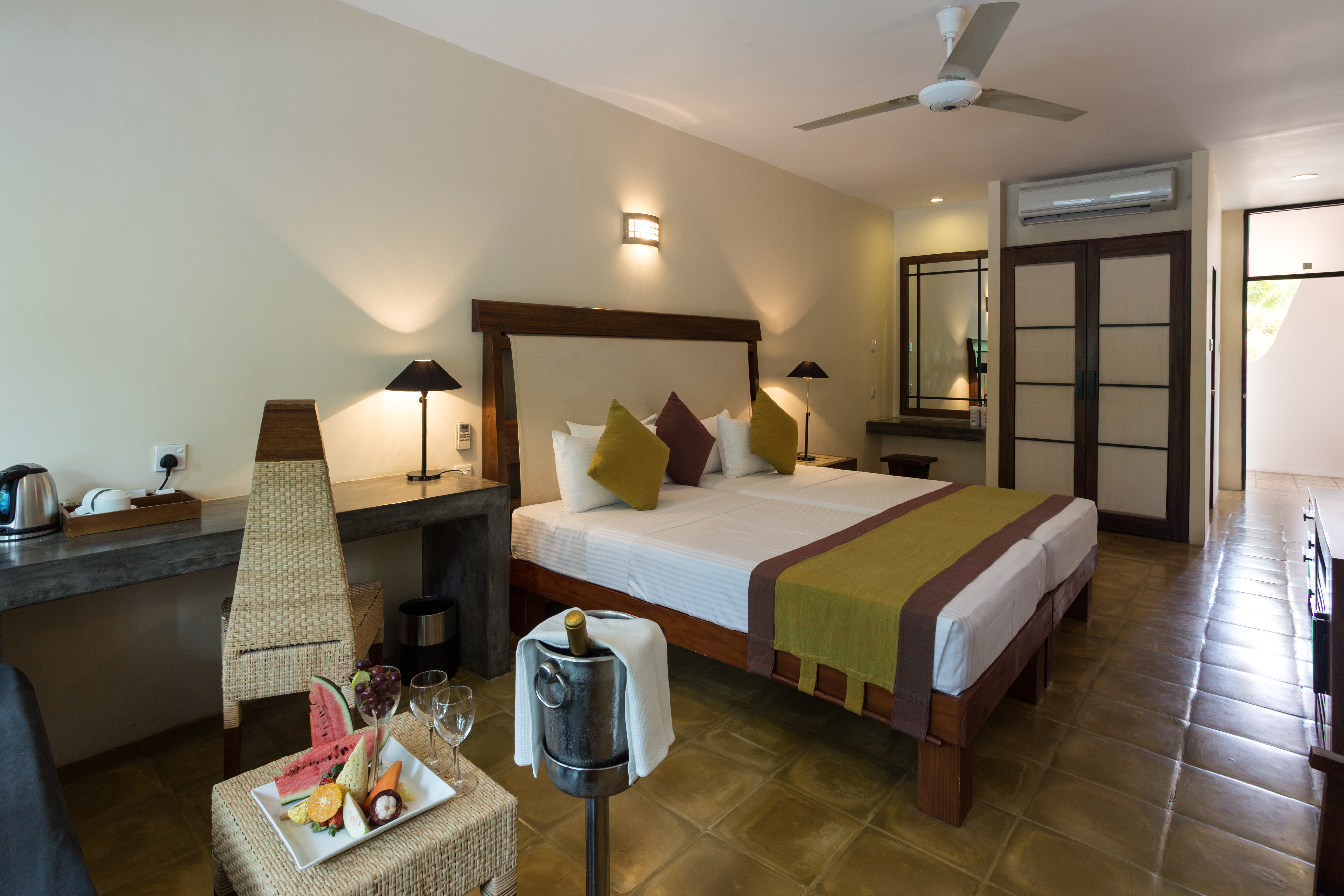 Deluxe Rooms 01