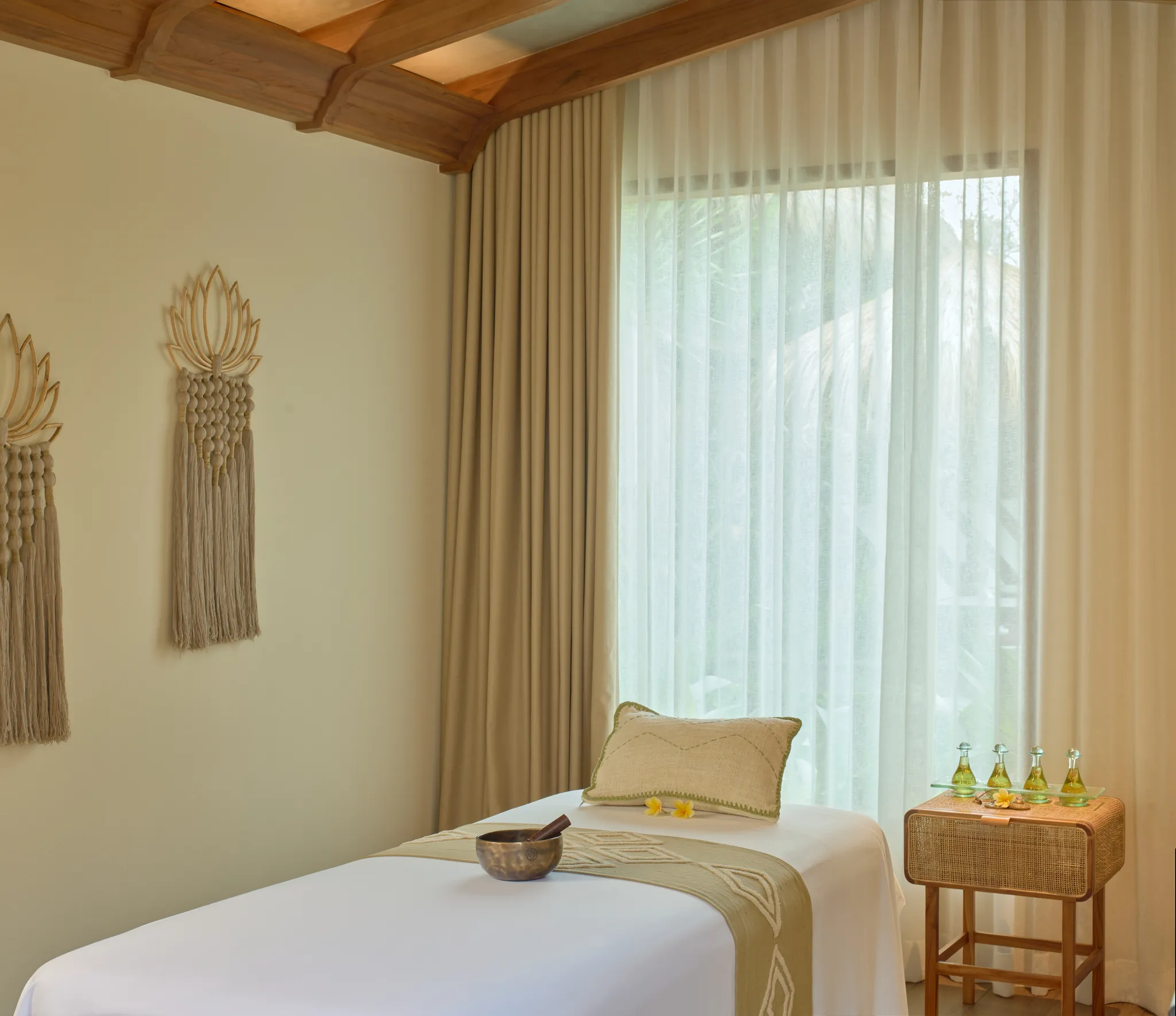 591A5f73 D2b9 418C 9A67 B83335ff5415