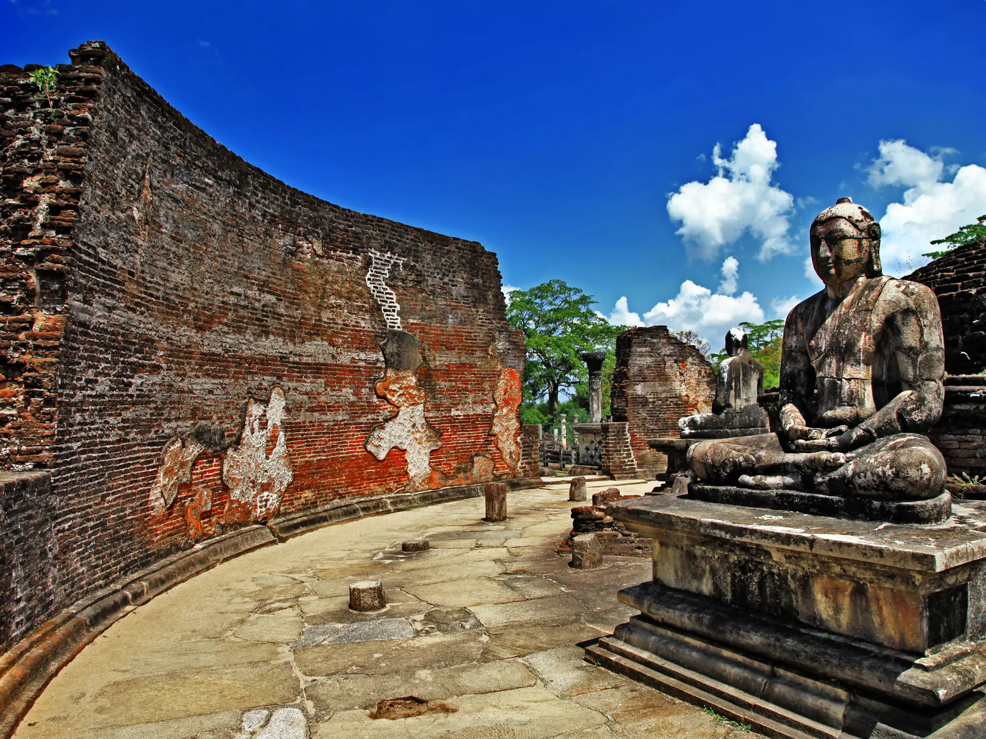 Buddha In Polonnaruwa Temple 99867635