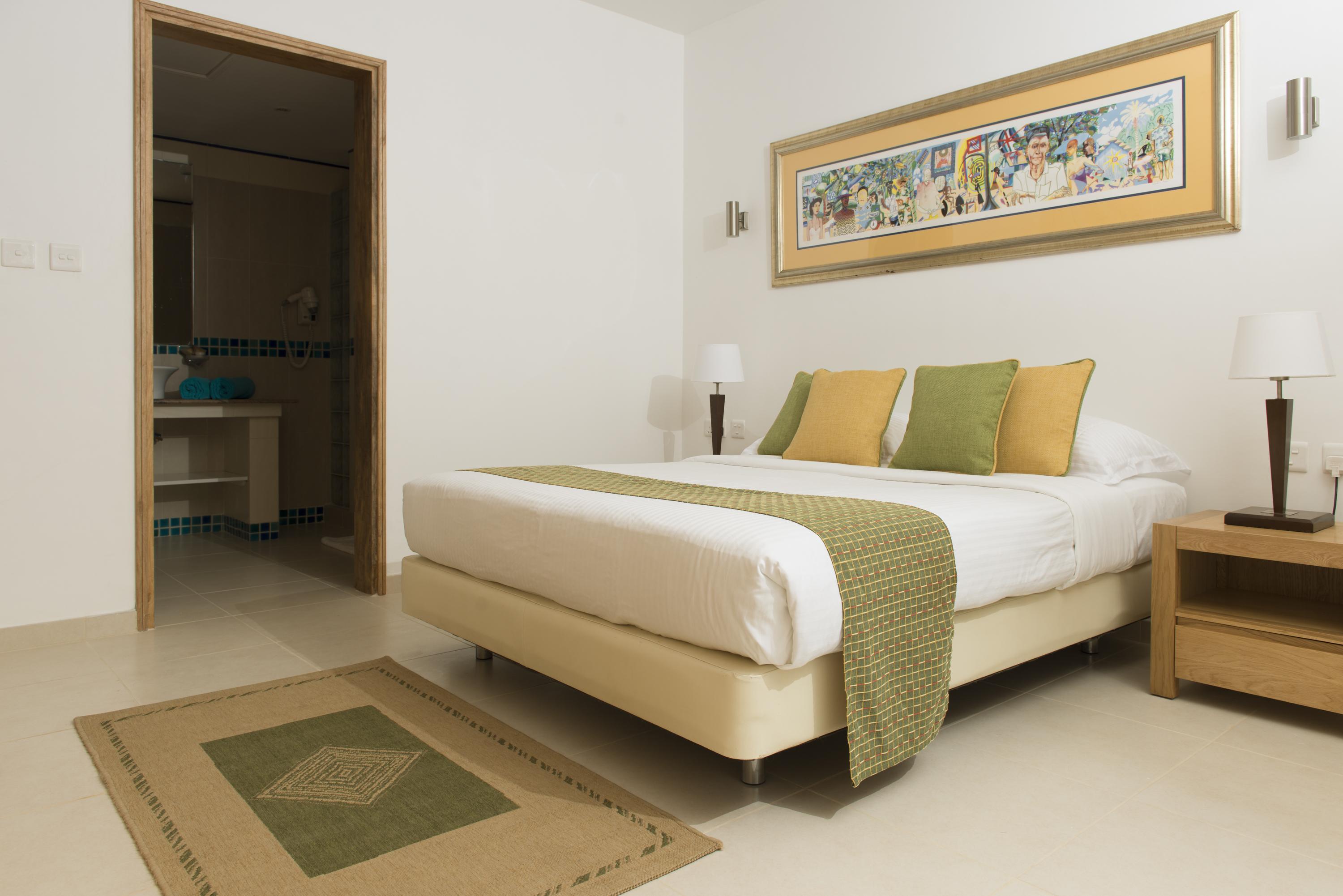 Acajou Self Room 1