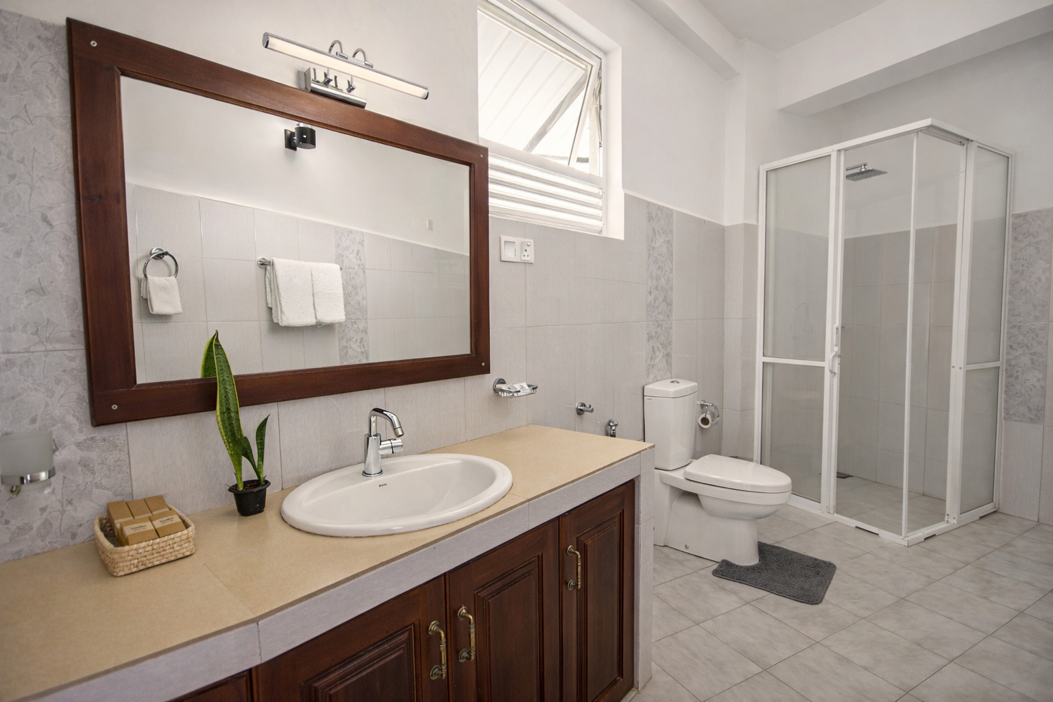 Superior Qudruple Bathroom