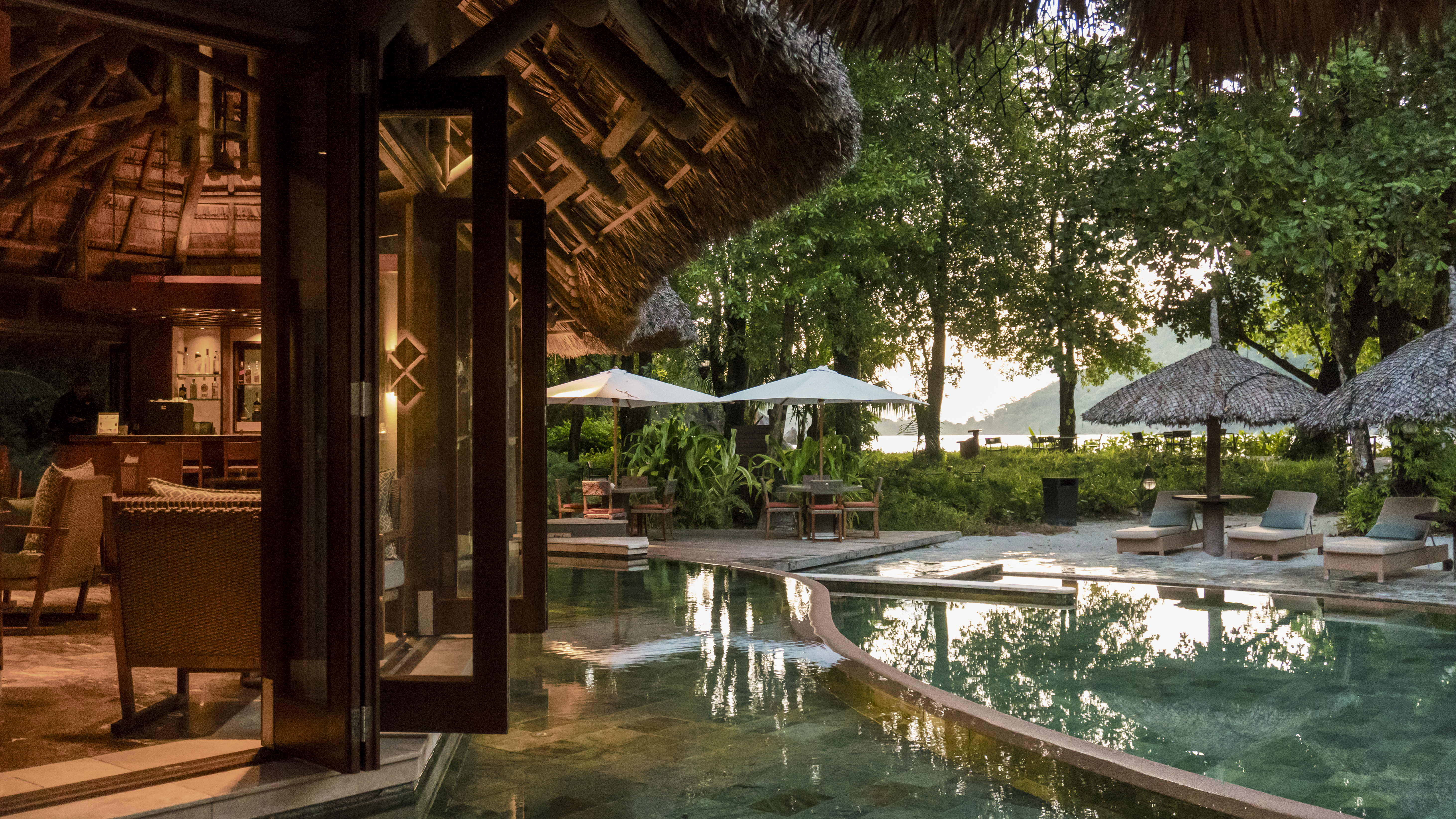 Constance Ephelia Restaurants And Bars Cyann Restaurant 01