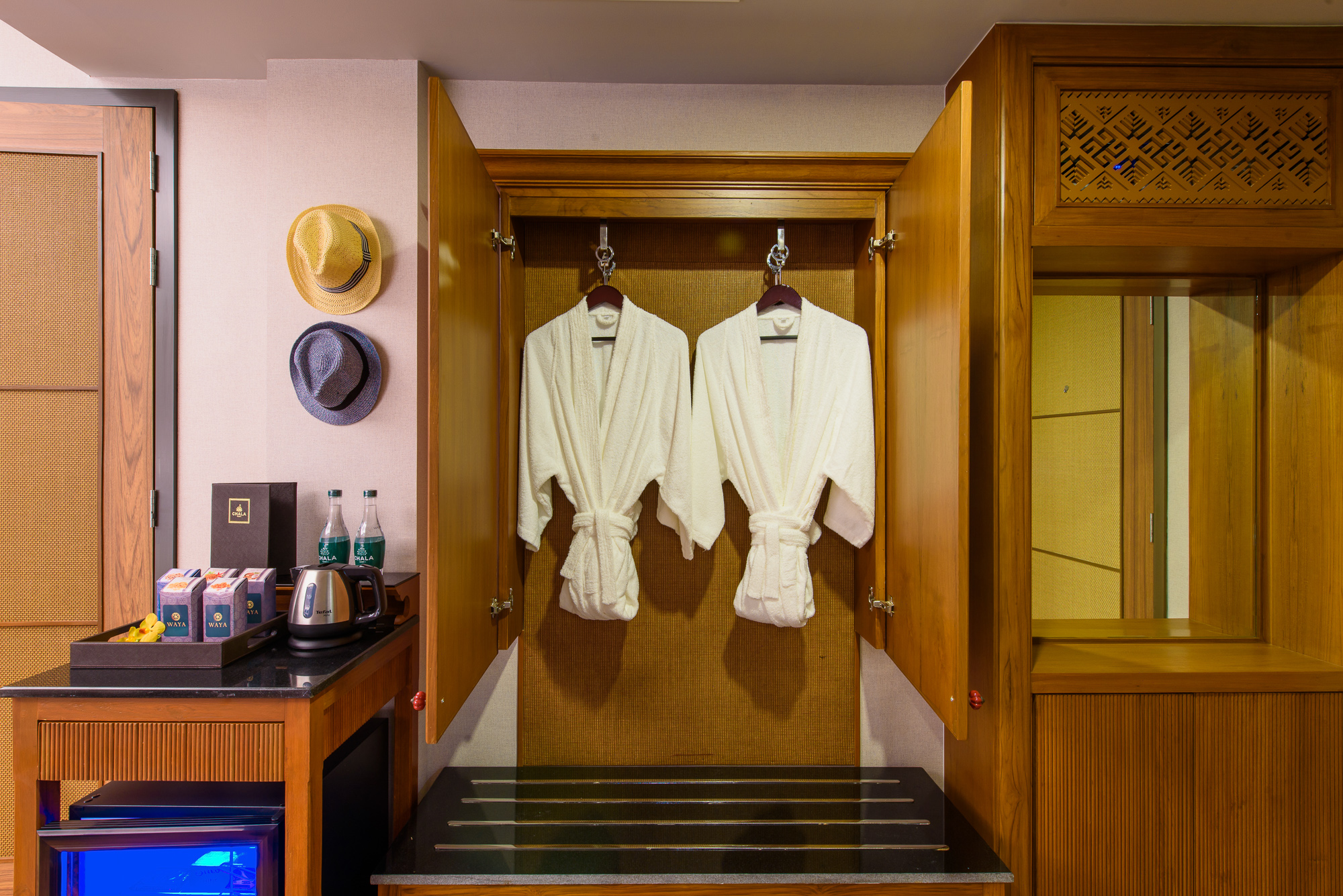 Deluxe Balcony Double (5)