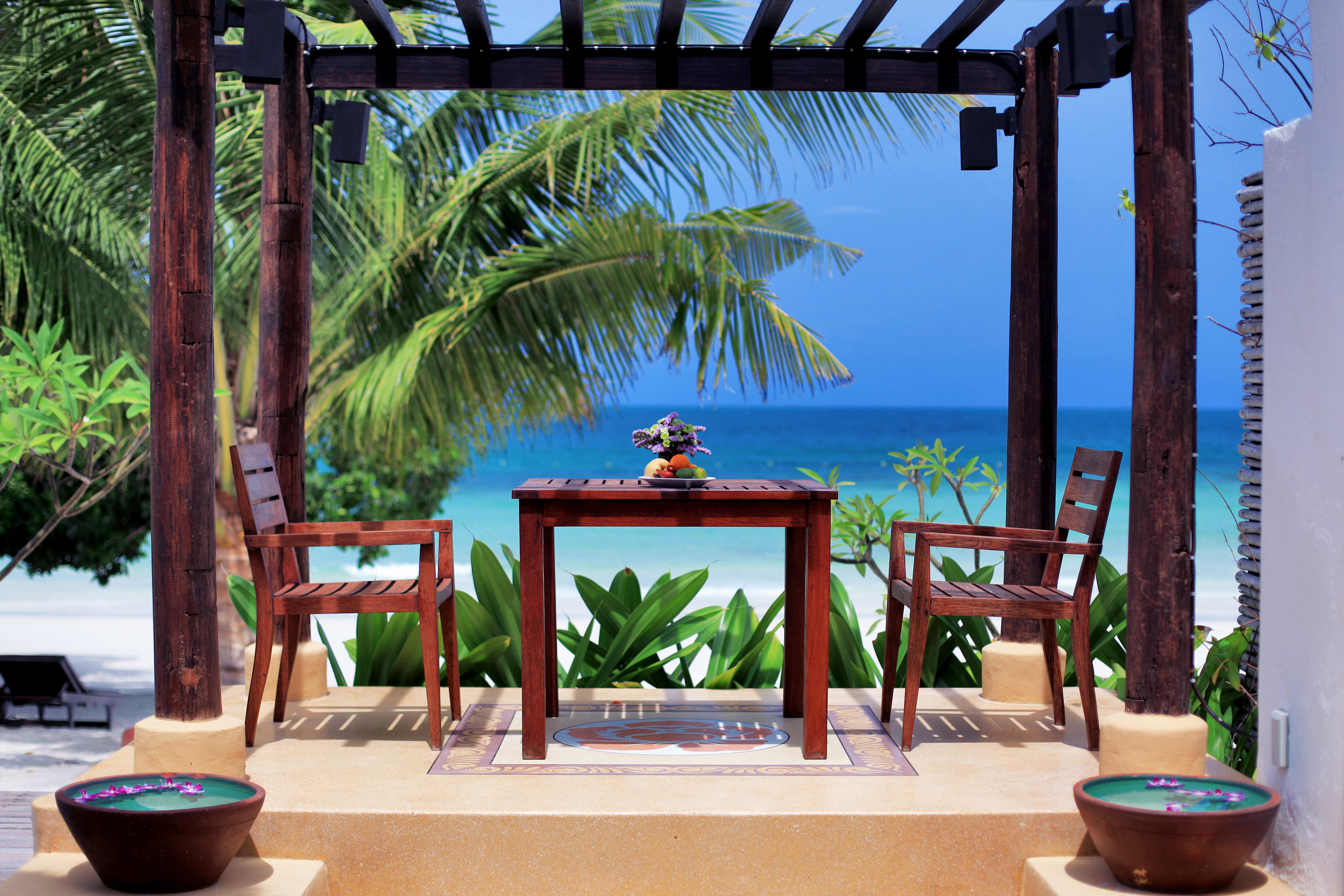 Beachfront Pool Villa 2